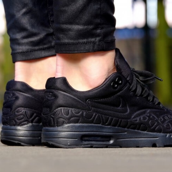 AIR Max 1 Ultra Plush